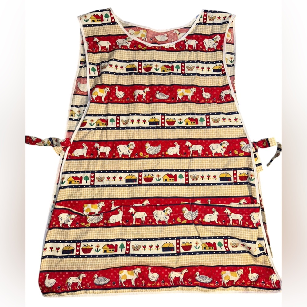 Vintage country farmhouse apron / perfect for a school teacher!!